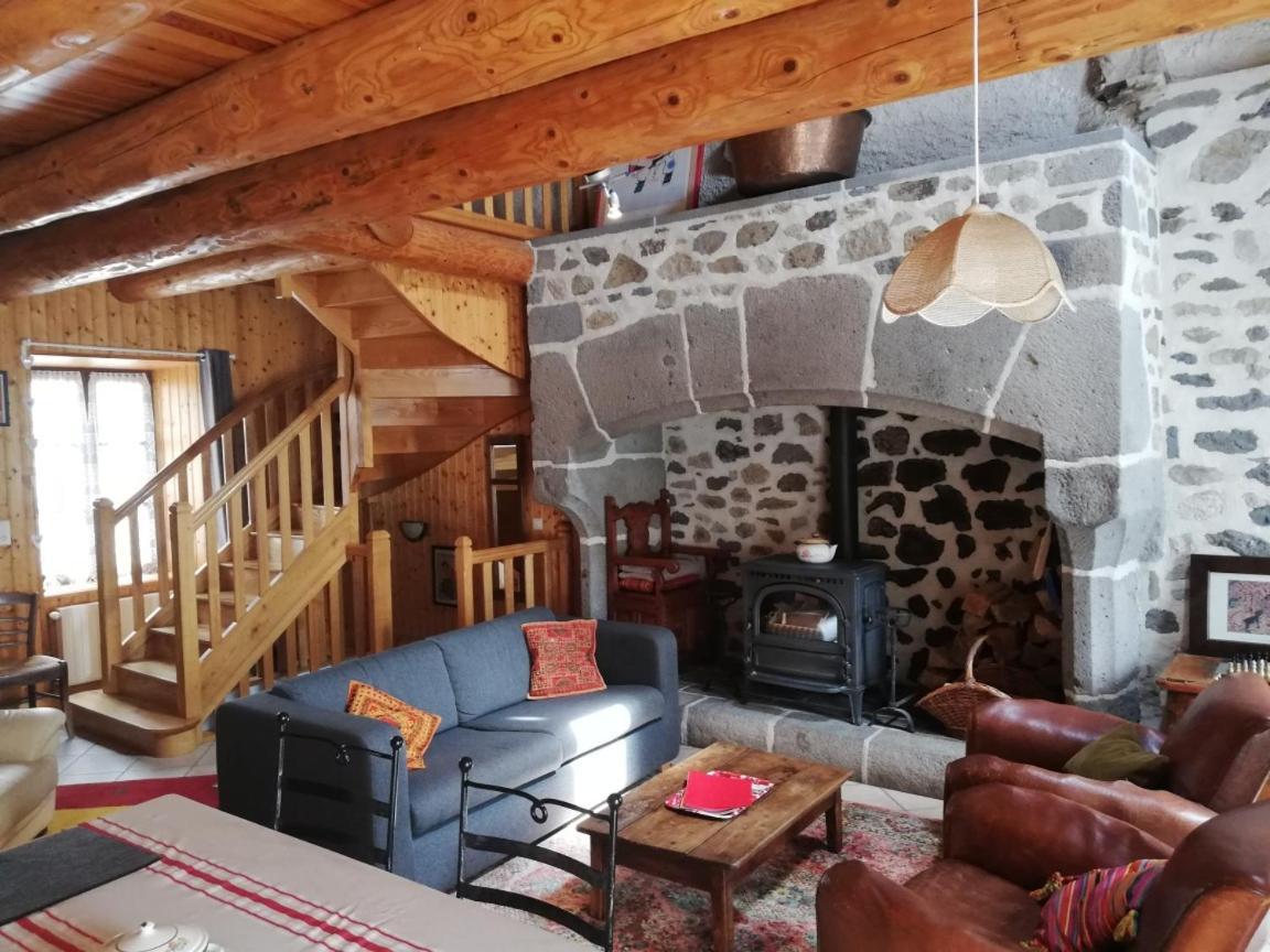 Maison Typique Pleine De Charme Cantal