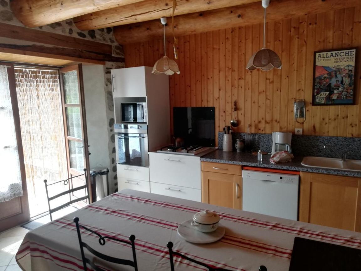 Maison Typique Pleine De Charme Cantal Ferienhaus Peyrusse