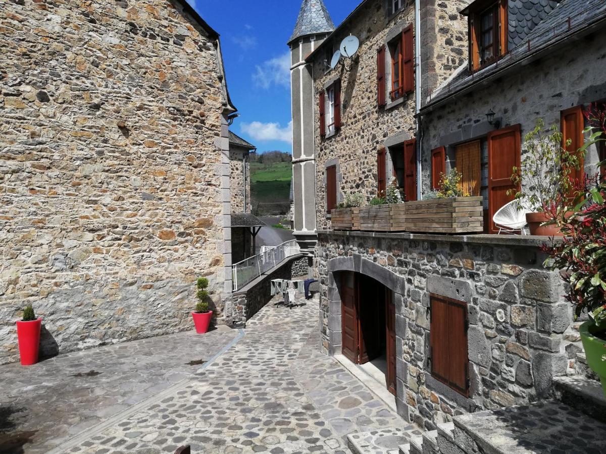 Maison Typique Pleine De Charme Cantal *